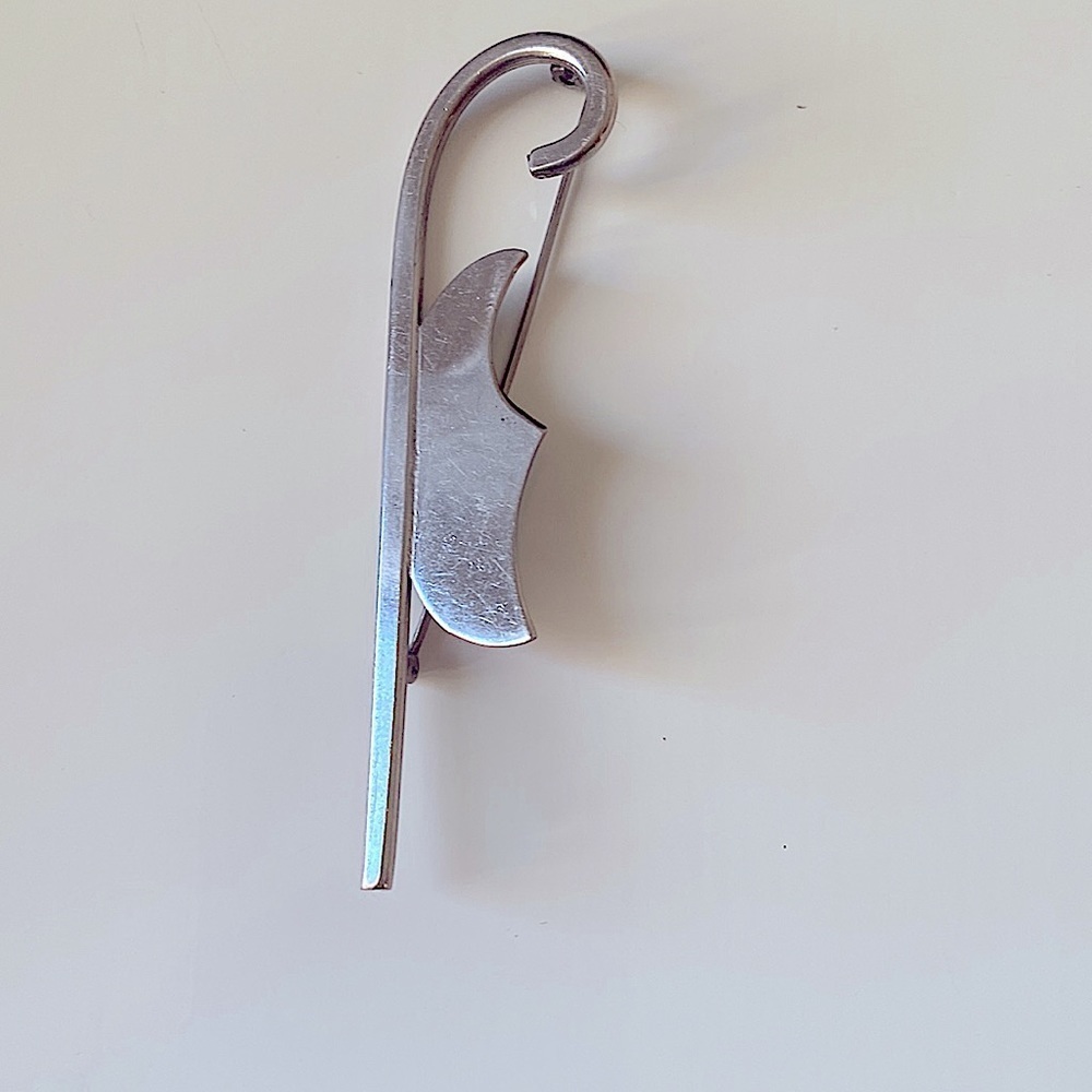 Vintage Brooch/Pin.  Silver Tone.